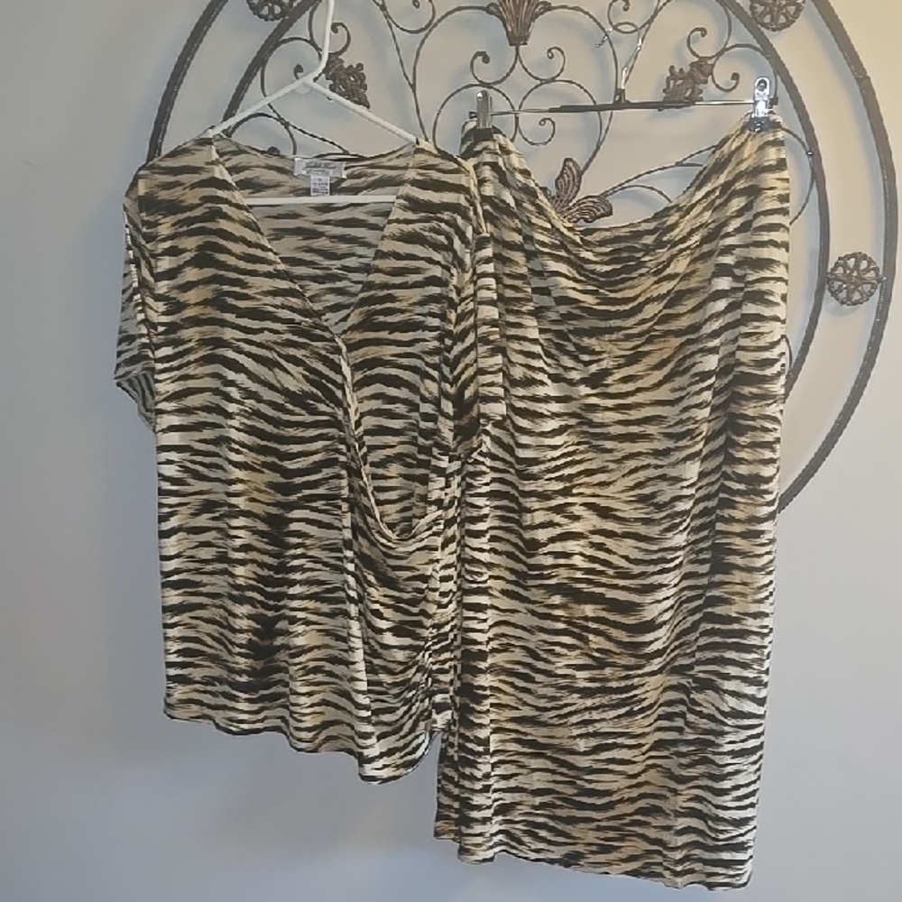 Plus Size Animal  Print  Skirt & Blouse
